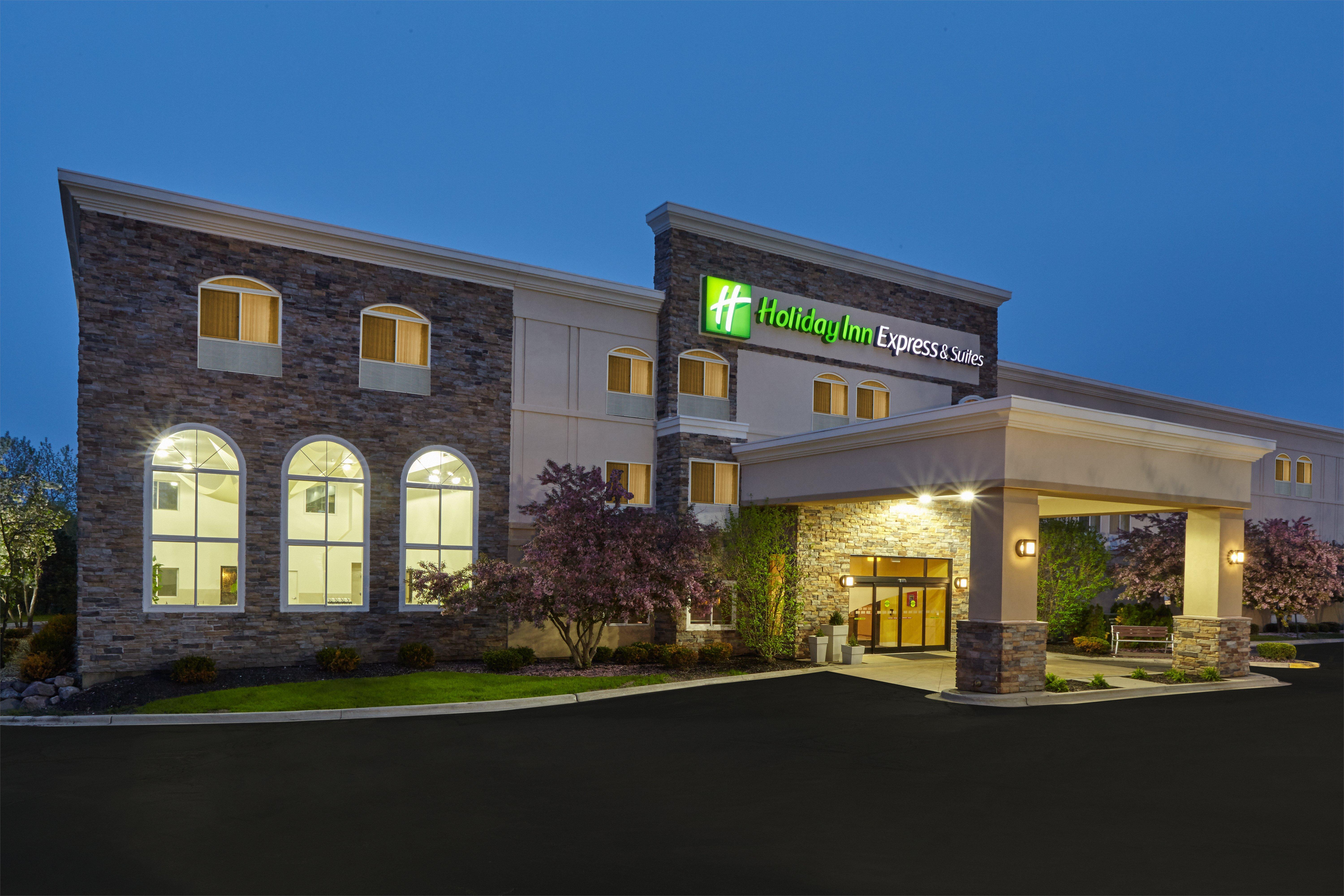 Holiday Inn Express & Suites Chicago-Libertyville By Ihg Екстериор снимка