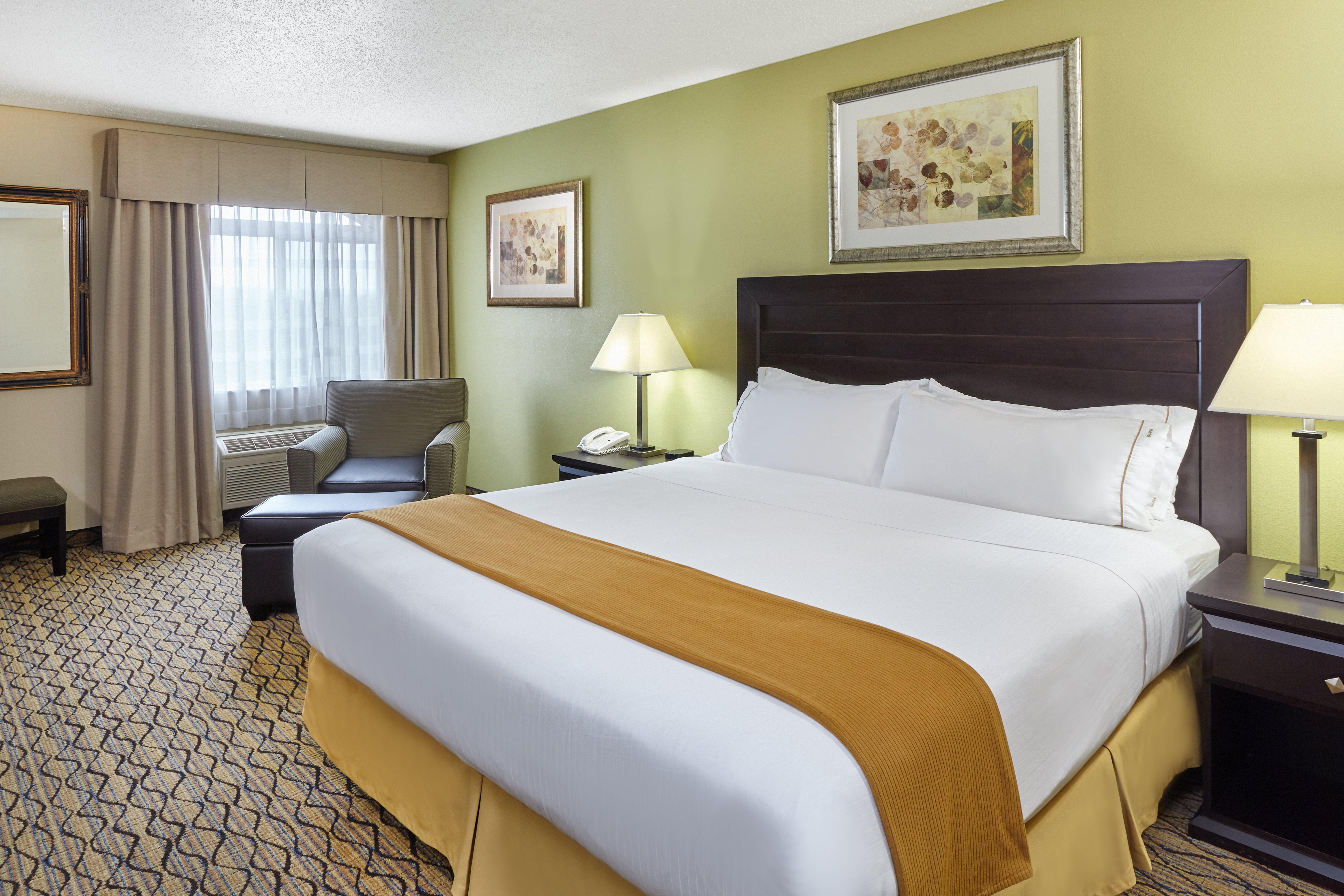Holiday Inn Express & Suites Chicago-Libertyville By Ihg Екстериор снимка