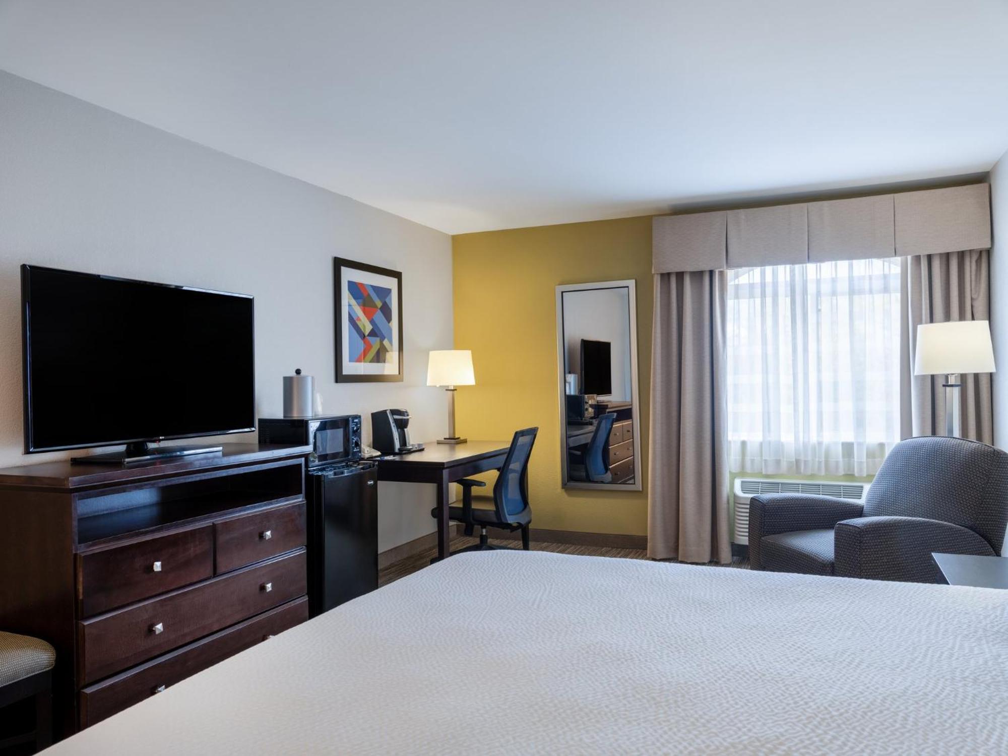 Holiday Inn Express & Suites Chicago-Libertyville By Ihg Екстериор снимка
