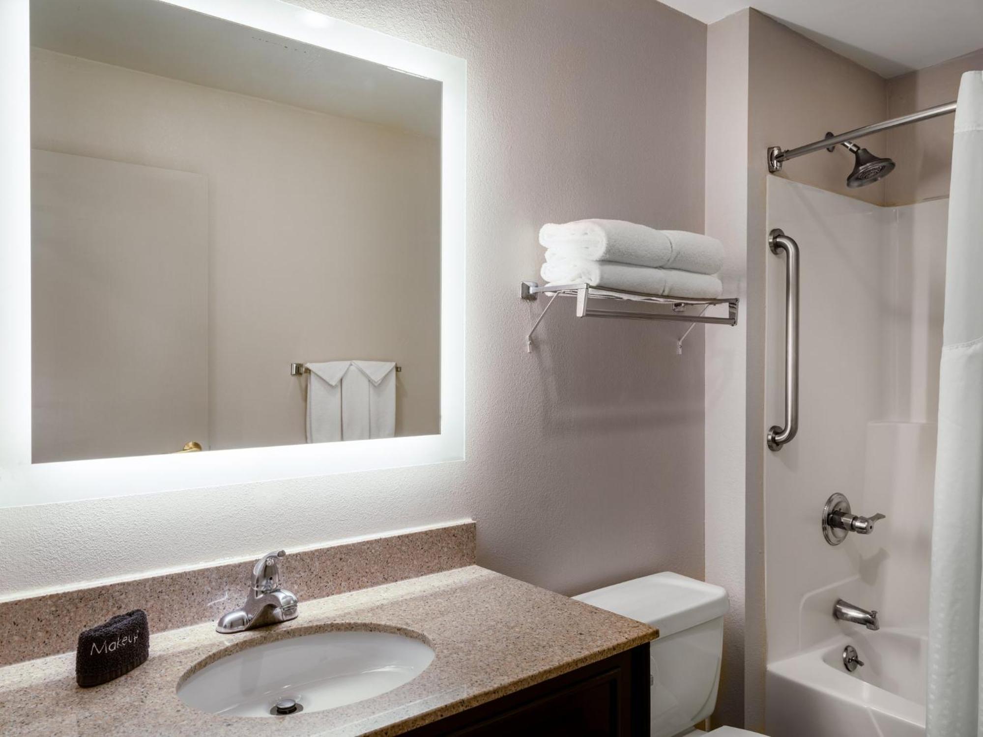 Holiday Inn Express & Suites Chicago-Libertyville By Ihg Екстериор снимка