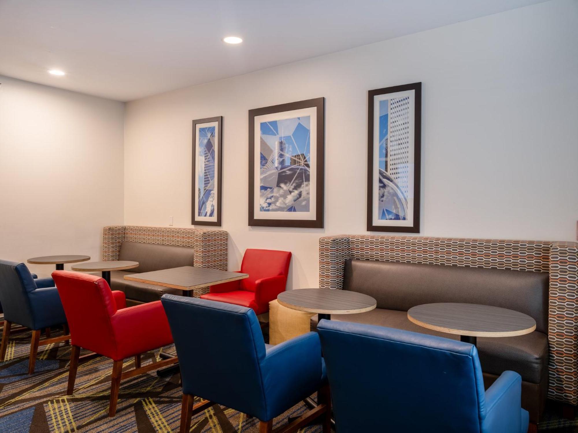 Holiday Inn Express & Suites Chicago-Libertyville By Ihg Екстериор снимка