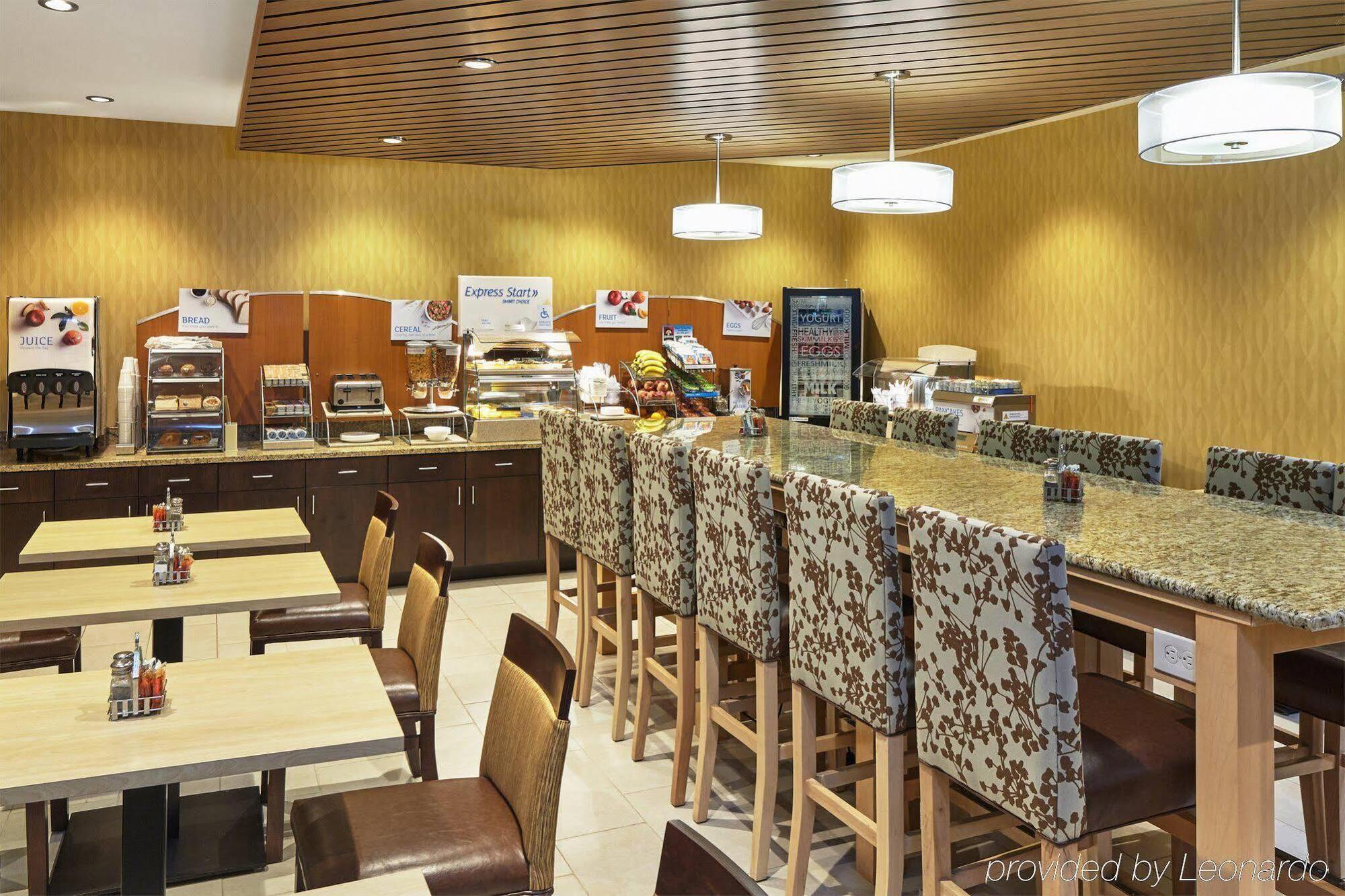 Holiday Inn Express & Suites Chicago-Libertyville By Ihg Екстериор снимка